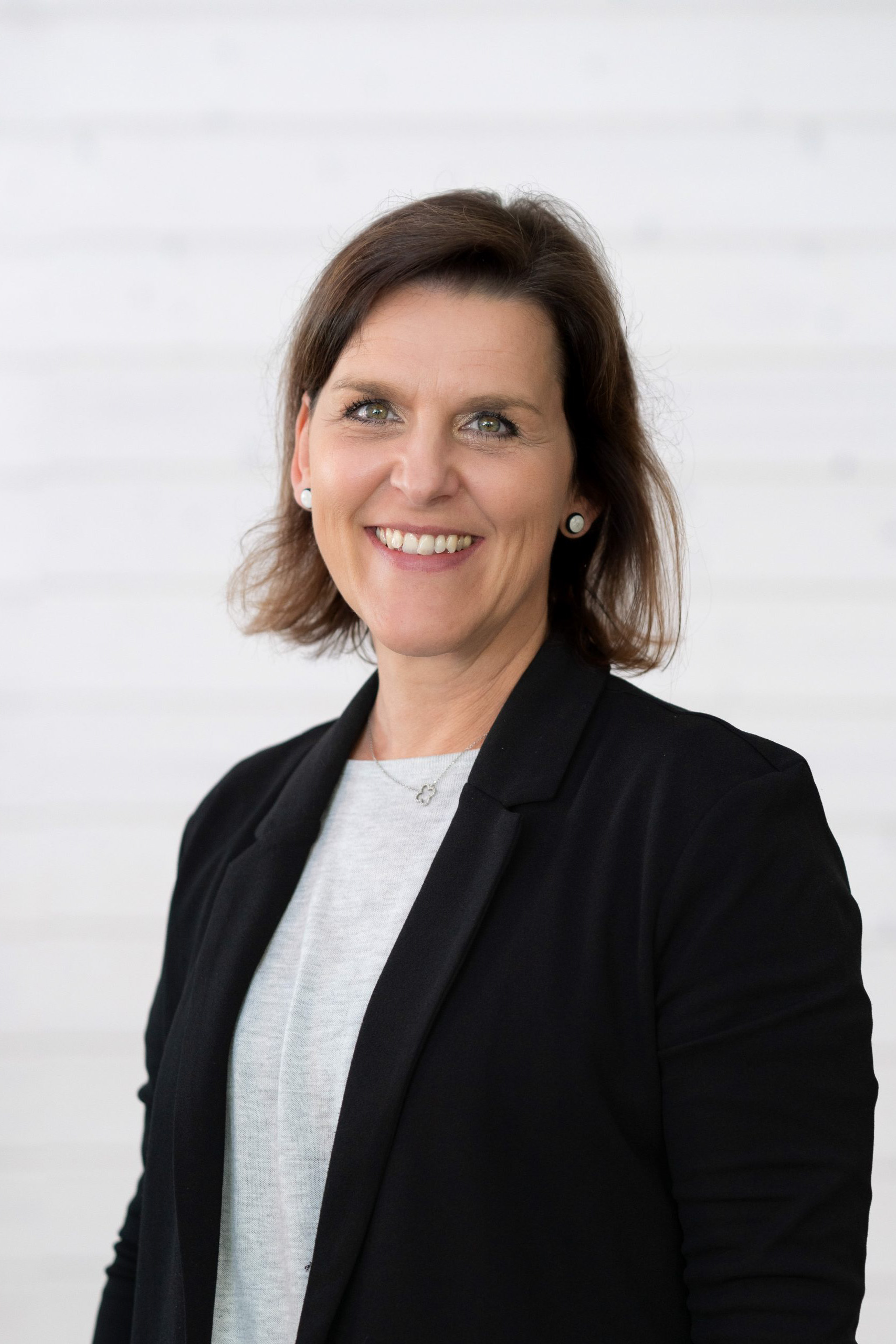 Portrait von der Geschäftsleitung (ppa.) Sandra Noetzel bei der Firma Bjoern Bloehs aus Neustadt in Holstein 