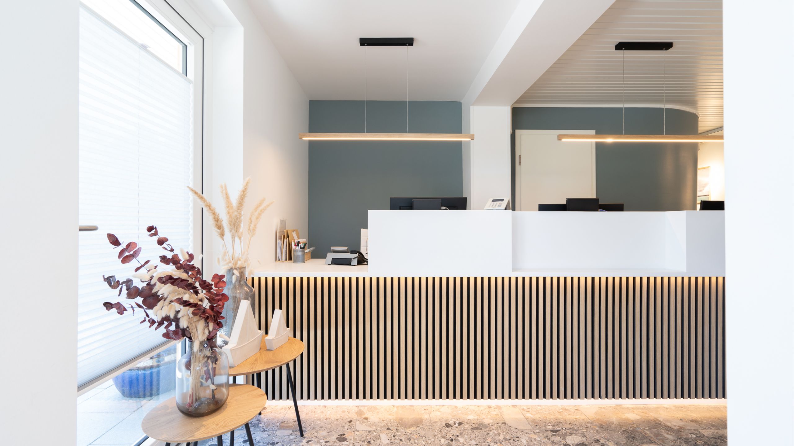 BJöRN BLöHS Tischlerei Referenz Möbelbau: Büro Raumteiler